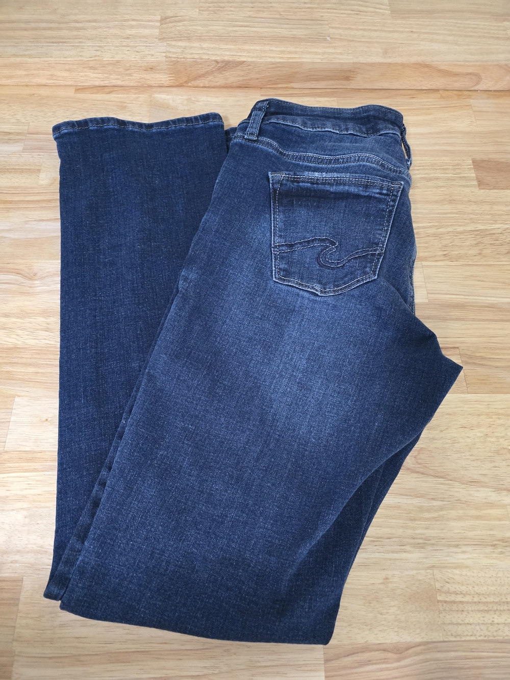 Women's Elyse Silver Brand Dark Wash Blue Jeans - Size 28